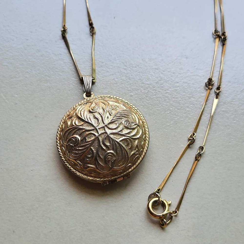 Vintage Gold Tone Metal Round Locket Necklace Etched Floral Design